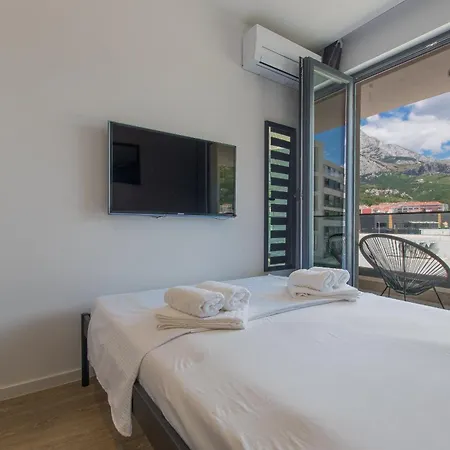 Luxury Monika With Shared Pool