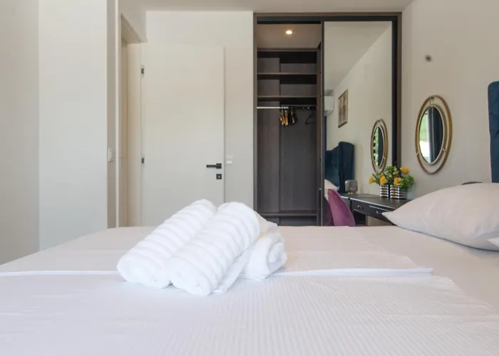 Luxury Monika With Shared Pool Appartement