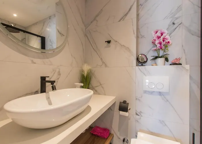 Luxury Monika With Shared Pool Appartement *