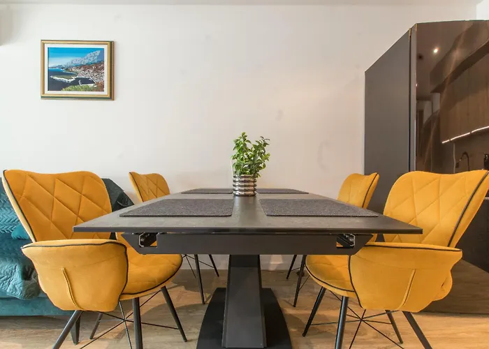 Luxury Monika With Shared Pool *