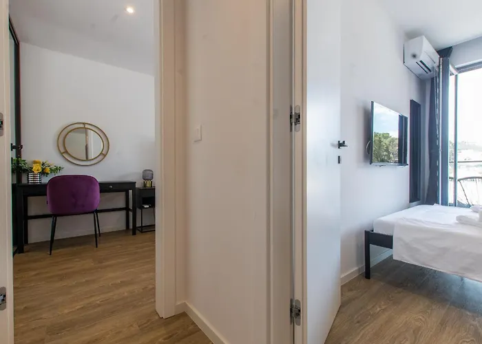 Luxury Monika With Shared Pool