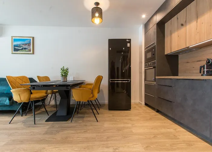 Appartement Luxury Monika With Shared Pool Makarska