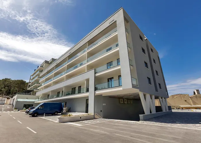 Luxury Monika With Shared Pool Appartement Makarska