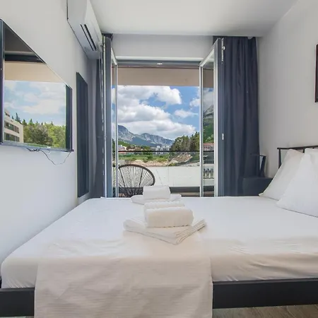 Apartment Luxury Monika With Shared Pool