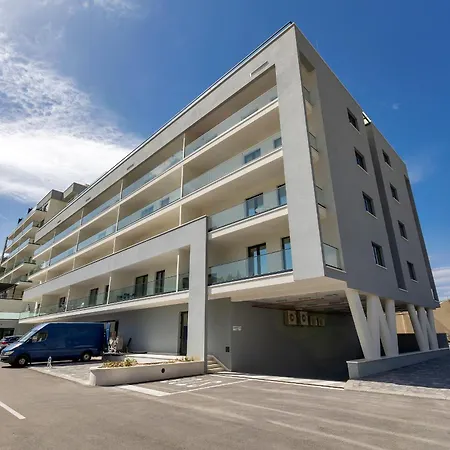 Luxury Monika With Shared Pool Apartment Makarska