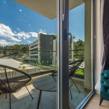 Apartamento Luxury Monika With Shared Pool Makarska
