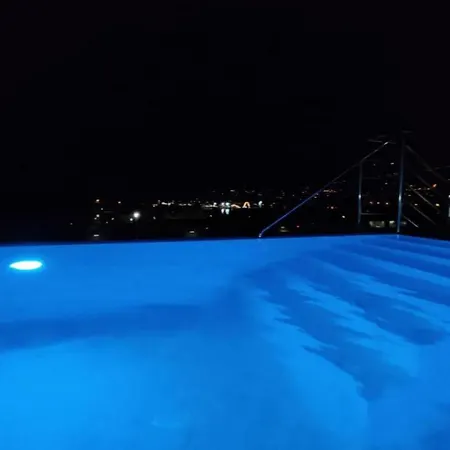 Luxury Monika With Shared Pool * Макарска