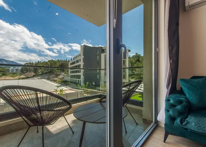 Apartment Luxury Monika With Shared Pool Makarska