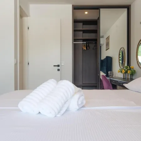 Luxury Monika With Shared Pool Appartement